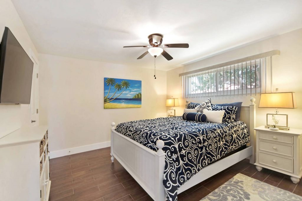 Guest Bedroom Sea Shell- Villa Romantic Cape Coral